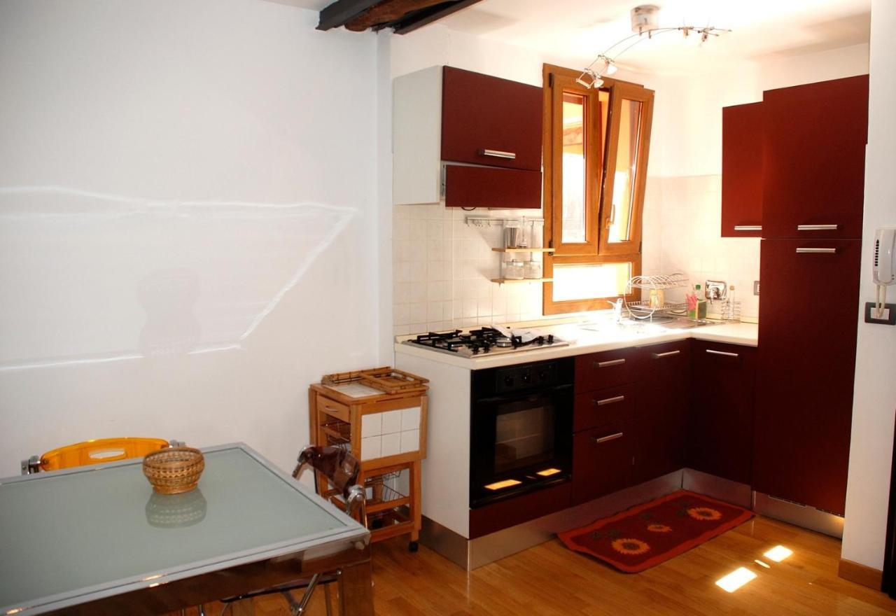 Pisolo In Citta Casa Vacanze Nel Centro Storico Bologna Exterior foto
