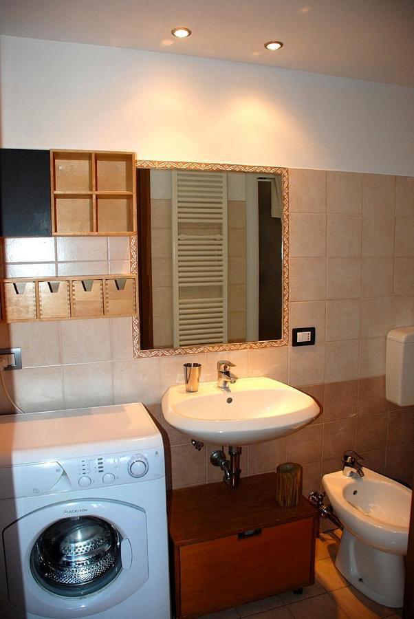 Pisolo In Citta Casa Vacanze Nel Centro Storico Bologna Exterior foto